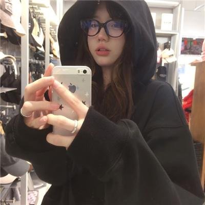 她满级锦鲤,你惹她干嘛